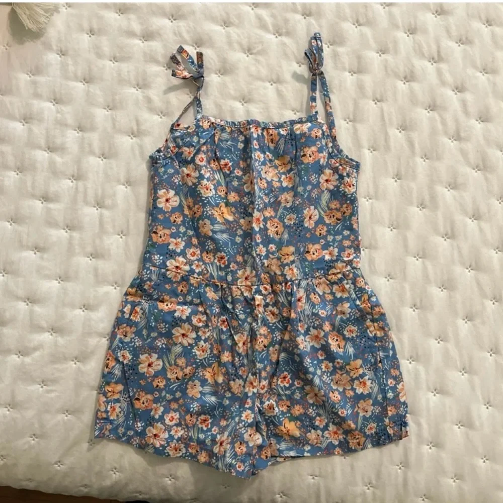 Bundle of 2 girls like new Gap Floral and Geometric Print Rompers 3T
